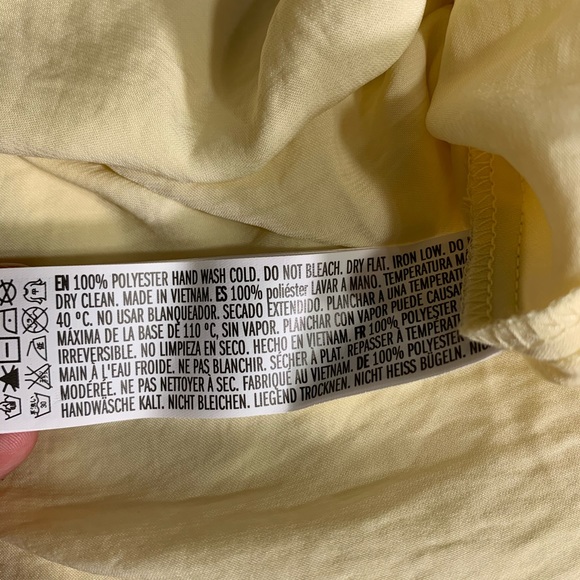 SOLD 🛑 Forever 21 | Pastel Yellow Satin Tank - Picture 5 of 7